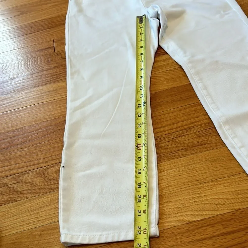 Chico’s platinum pull on cropped white jeans, size 0